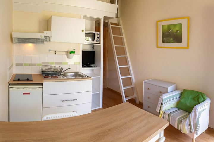 Room 43 of 141