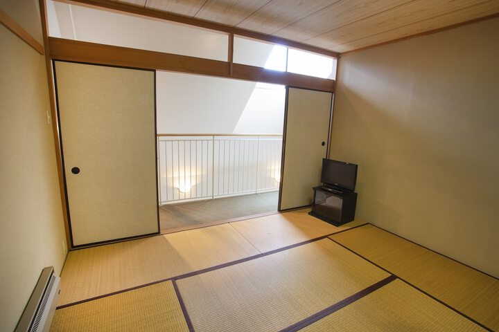 Room 13 of 108
