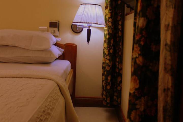 Room 6 of 70