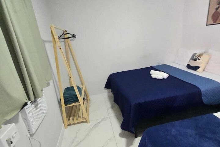 Room 10 of 28