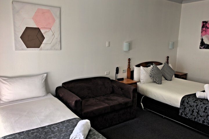 Room 15 of 32