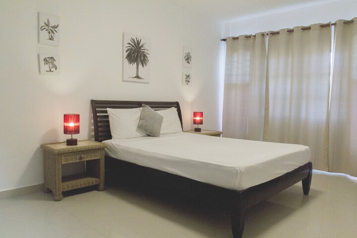 Room 6 of 63