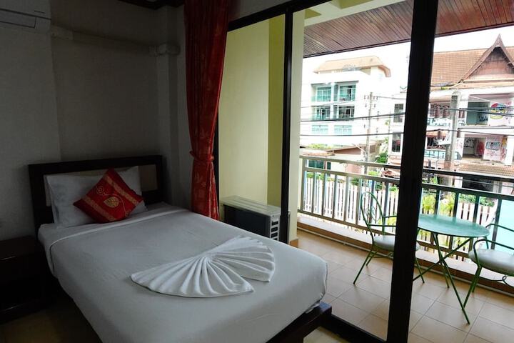 Room 28 of 78