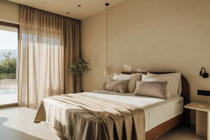 Room 7 of 14