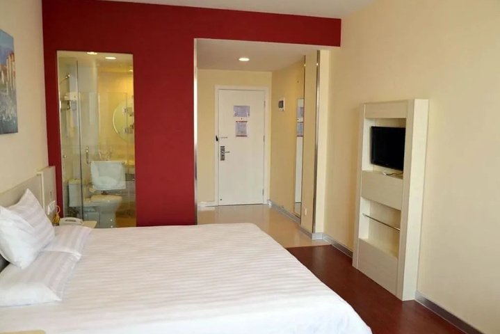 Room 5 of 12