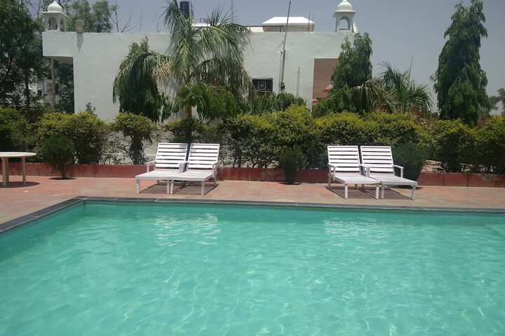 Pool 35 of 54