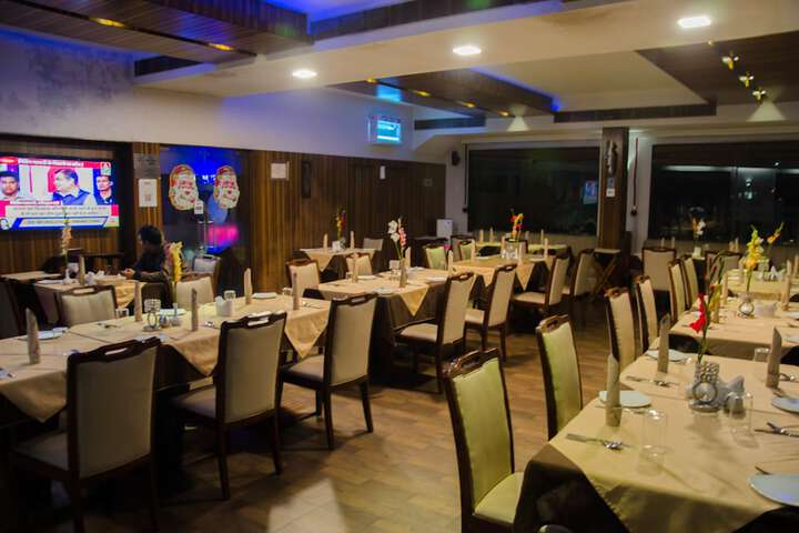 Dining 23 of 36