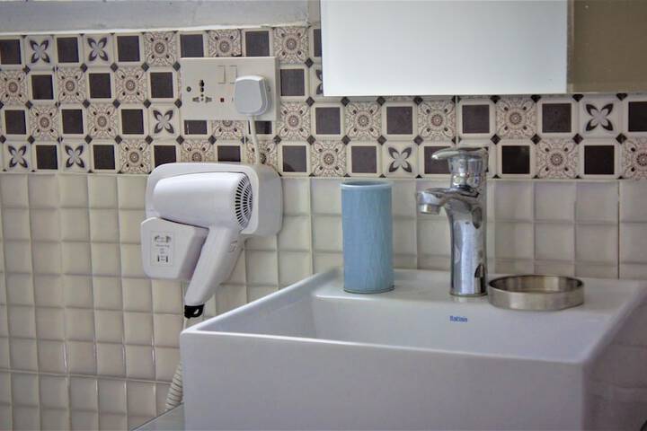 Room 34 of 53