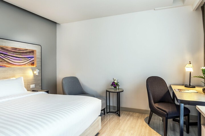 Room 25 of 210