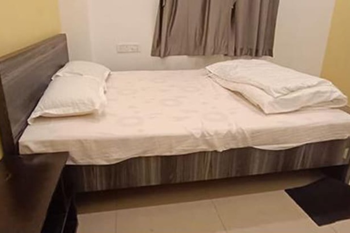 Room 8 of 19