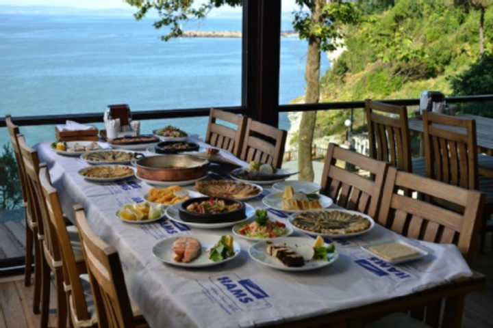 Dining 60 of 216