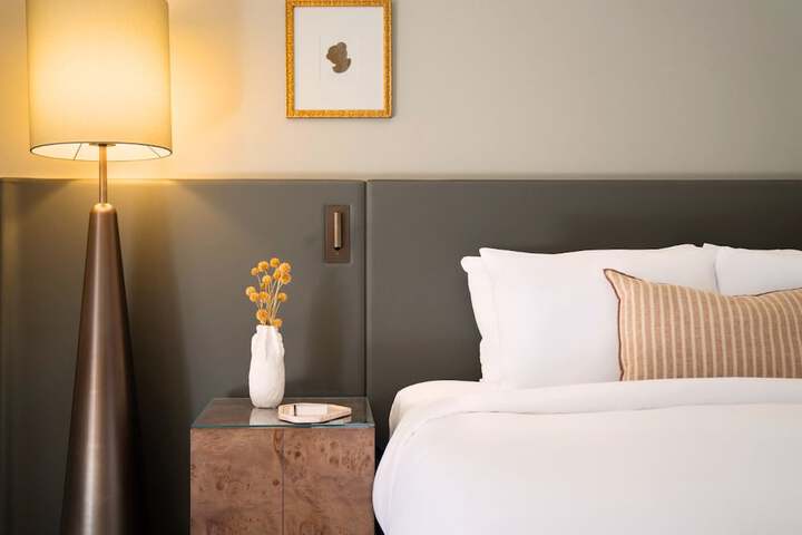 Room 21 of 150