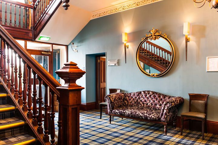 Entrance & Lobby