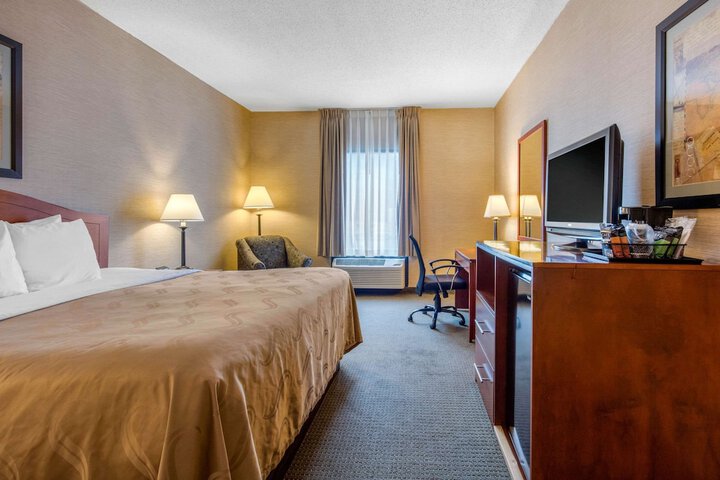 Room 6 of 38