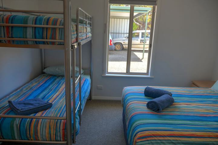 Room 2 of 166