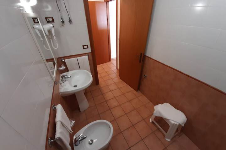 Room 178 of 249