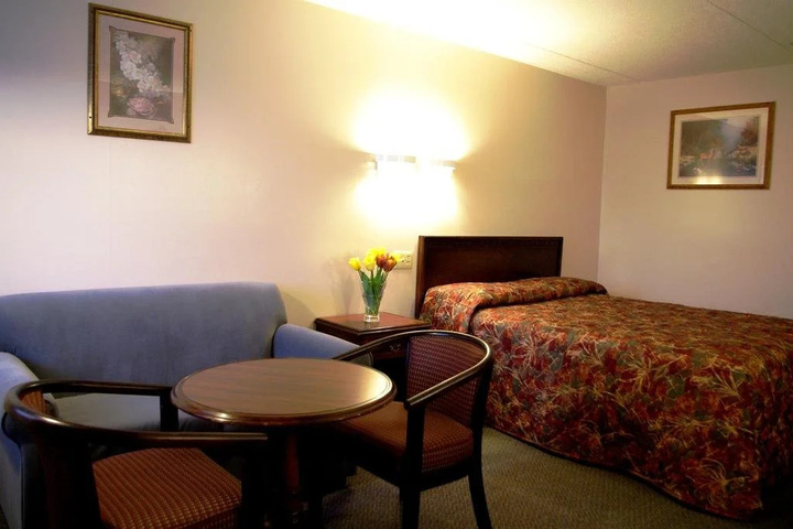 Room 2 of 9