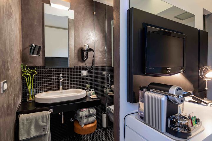 Room amenity