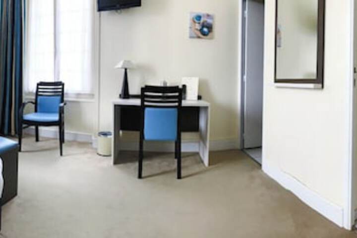 Room 5 of 45