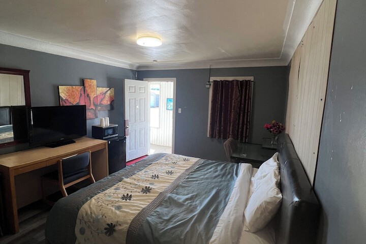 Room 12 of 35