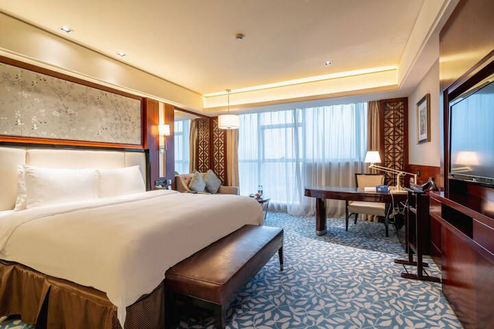 Room 14 of 46