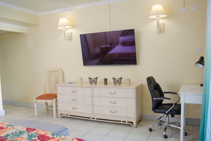 Room 4 of 60