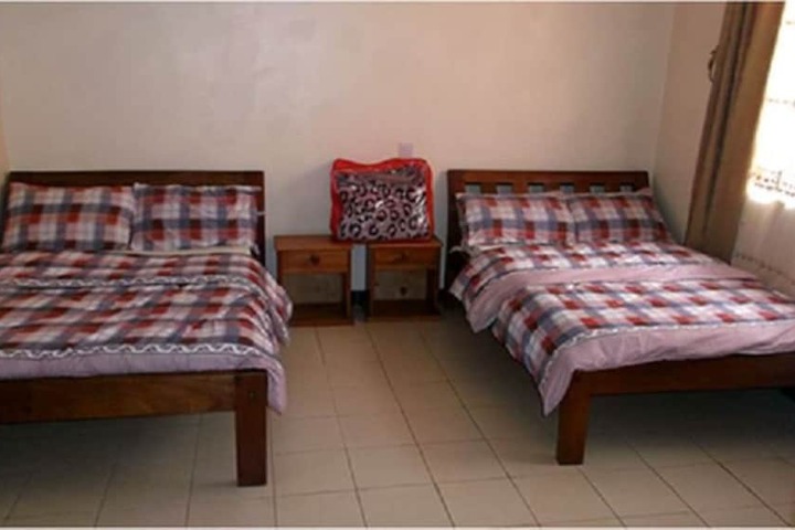 Room 6 of 18