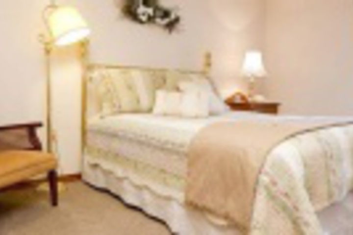 Room 102 of 120
