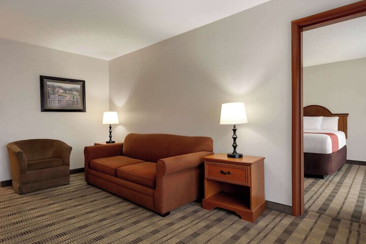 2 Double Beds (17 of 21)