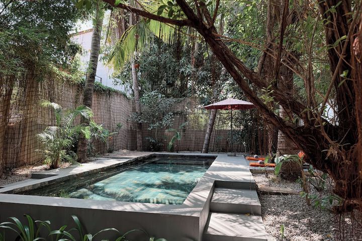 Pool Hotel