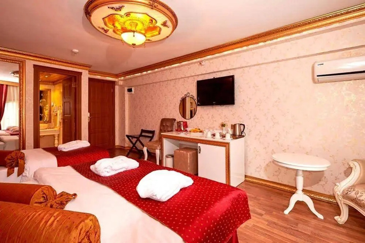 Room 3 of 9