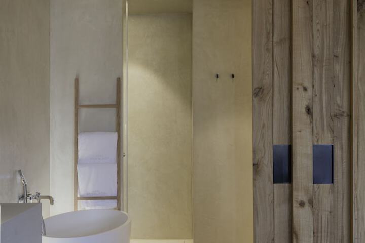 Room 44 of 140