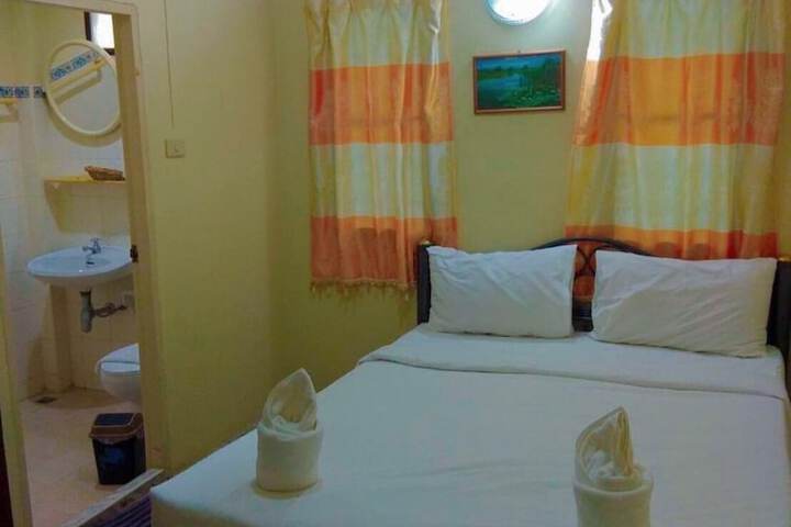 Room 21 of 36