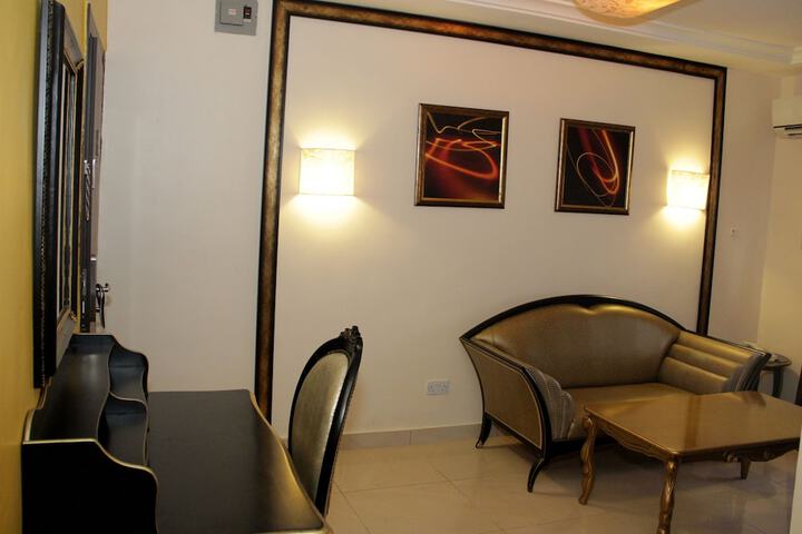 Room 21 of 33
