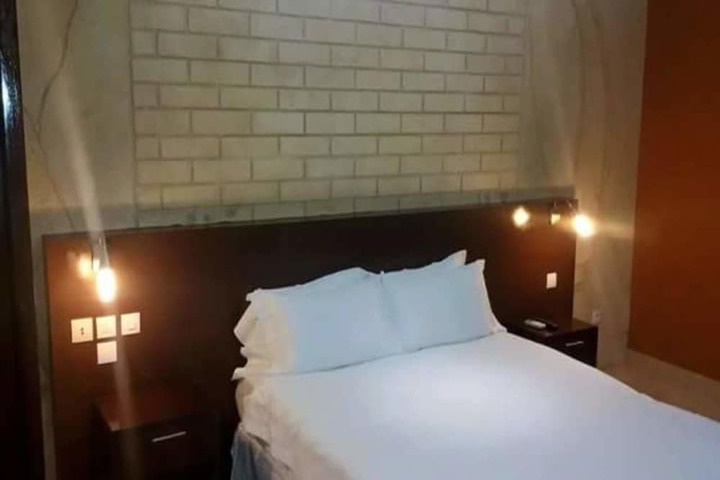 Room 20 of 47
