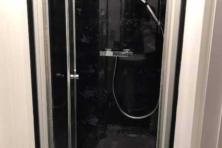 Room 8 of 18