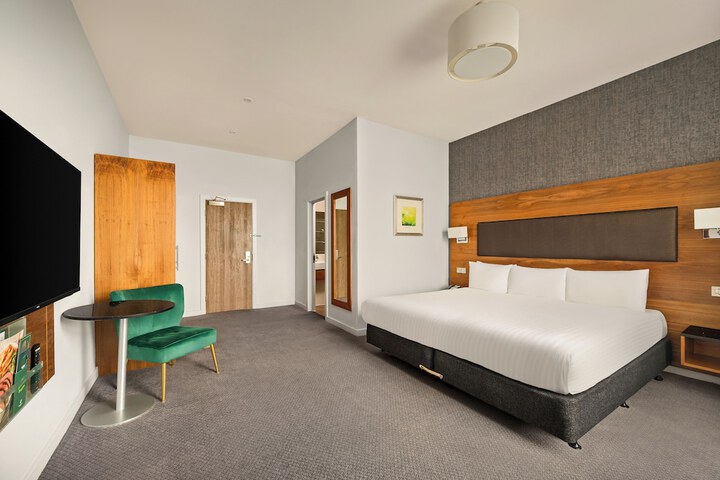 Room 51 of 147