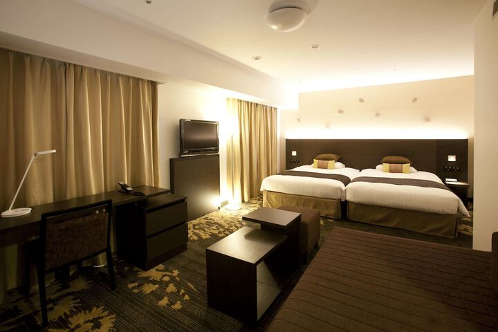 Room 28 of 64