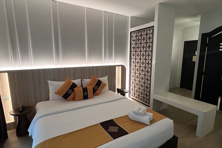 Room 10 of 31