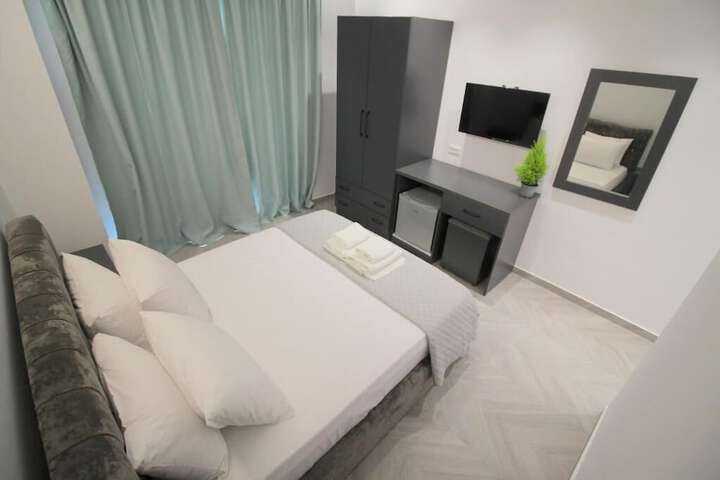 Room 18 of 96