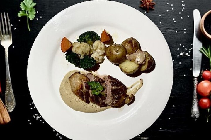 Dining 52 of 108