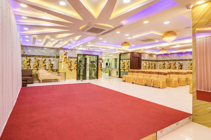 Ballroom/Hall 38 of 42