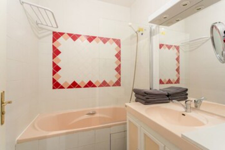 Room 2 of 24
