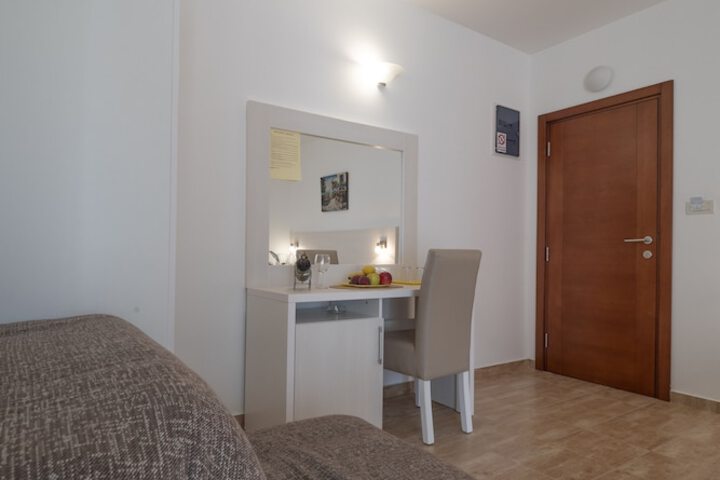 Room 15 of 54