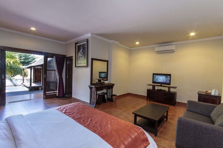 Room 11 of 27