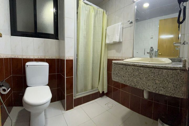 Room 15 of 22