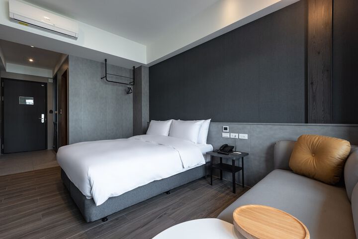 Room 50 of 68
