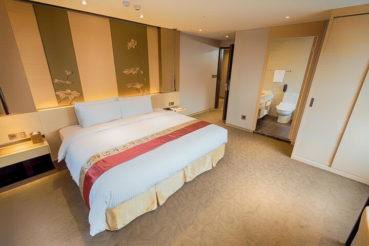 Room 45 of 105