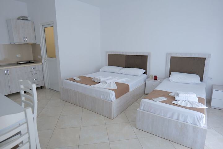 Room 2 of 28