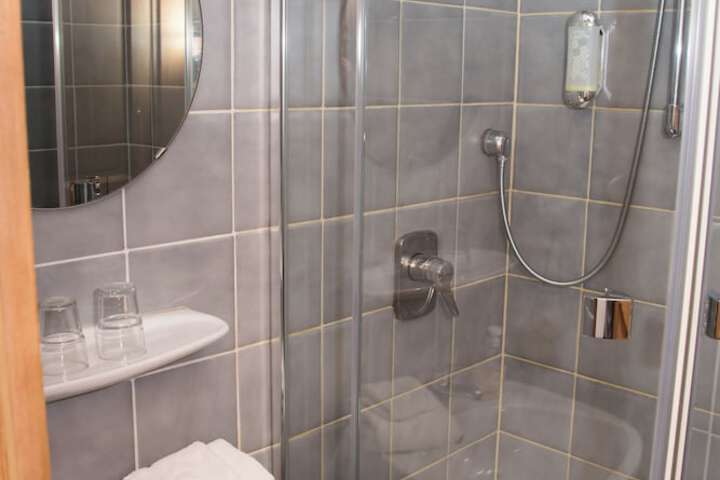 Room 44 of 69